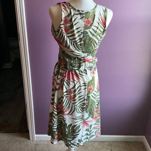 Lularoe Summer tank Dress tropical palm red green leaves leaf size medium floral - Picture 4 of 8